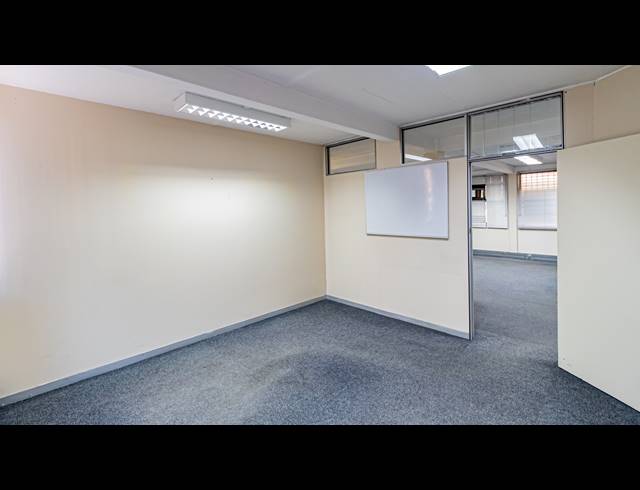 236M² OFFICE TO LET IN FERNDALE